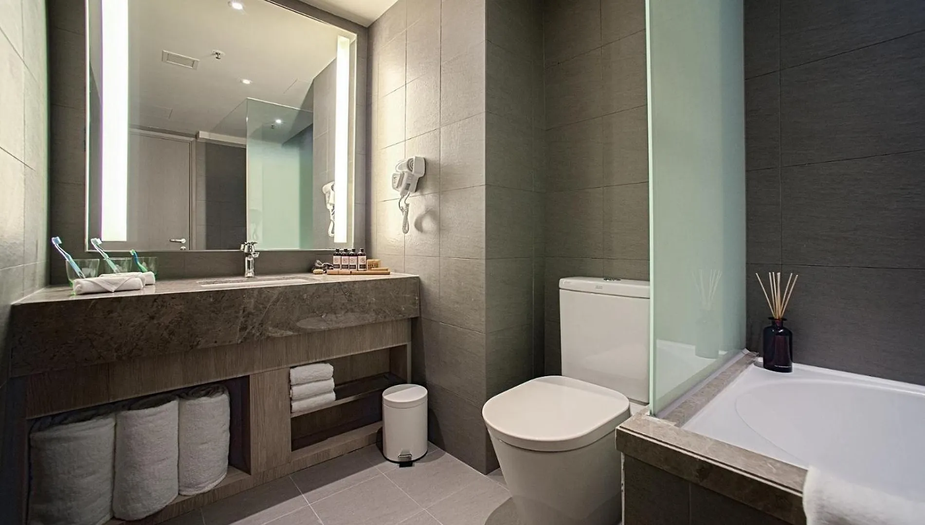 One Dundas Hong Kong 3*,